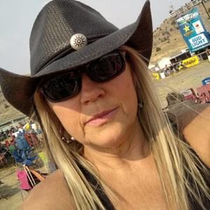 Meet your Posher, Debbie